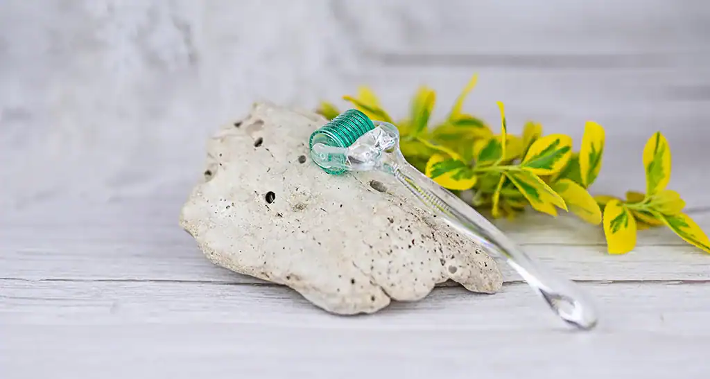 CHCETE OMLAZENÍ PLETI KONEČNĚ VIDĚT? VYZKOUŠEJTE DERMA VÁLEČEK!