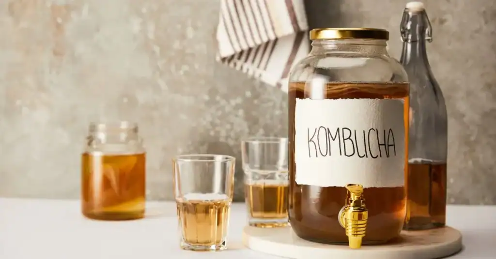 Podzimní rituál krásy: Výhody kombuchy v kosmetice a domácí recept